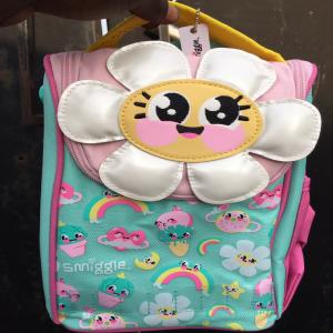 Smiggle side pocket lunch bag (Happy Flower)